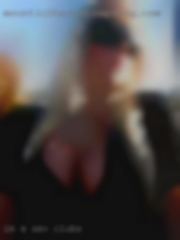 I'm a   single dad looking sex clubs for some fun.